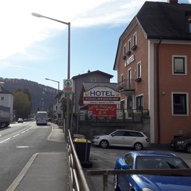 Hotel: Hotel Vogelweiderhof liegt in einer der wichtigsten Einfahrtsstraßen von Salzburg - Hotel Vogelweiderhof