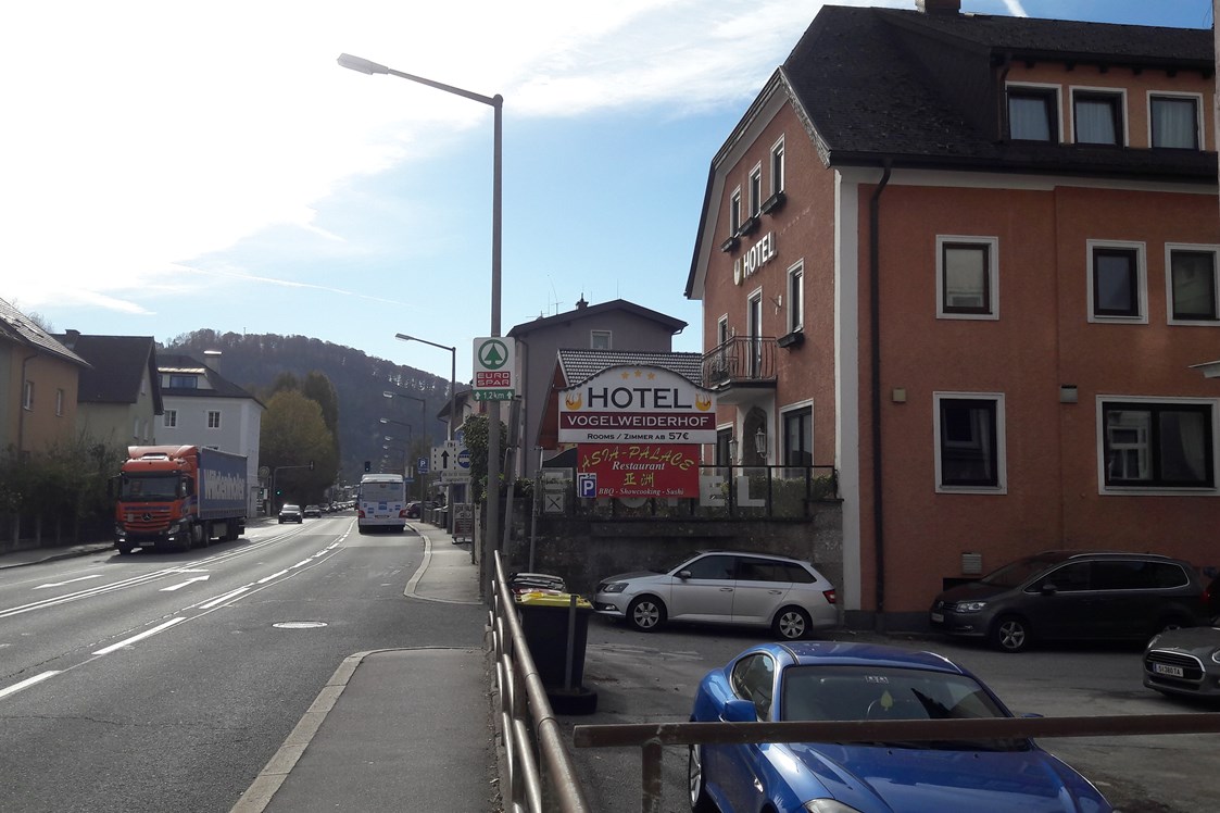 Hotel: Hotel Vogelweiderhof liegt in einer der wichtigsten Einfahrtsstraßen von Salzburg - Hotel Vogelweiderhof