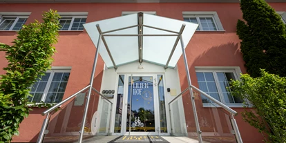 Stadthotels - Verpflegung: Frühstück - Salzburg-Stadt (Salzburg) - Haustür - Hotel Lilienhof