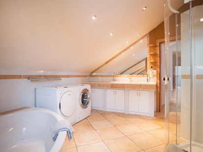 Stadthotels - Verpflegung: Frühstück - Salzburg-Stadt (Salzburg) - Badezimmer- Penthouse mit Terrasse - Das Grüne Hotel zur Post - 100% BIO