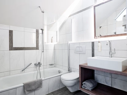 Stadthotels - Verpflegung: Frühstück - Salzburg-Stadt (Salzburg) - Bad - Doppelzimmer Superior - Das Grüne Hotel zur Post - 100% BIO