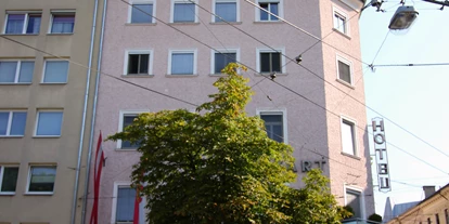 Stadthotels - Wellnessbereich - Salzburg-Stadt (Salzburg) - Eingang Hotel Mozart - Hotel Mozart