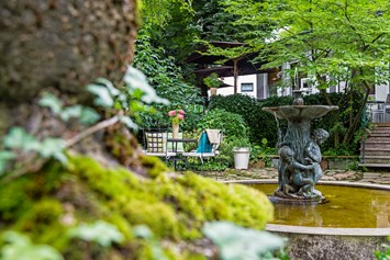 Hotel: wunderschöner Garten zum Entspannen - Hotel Auersperg