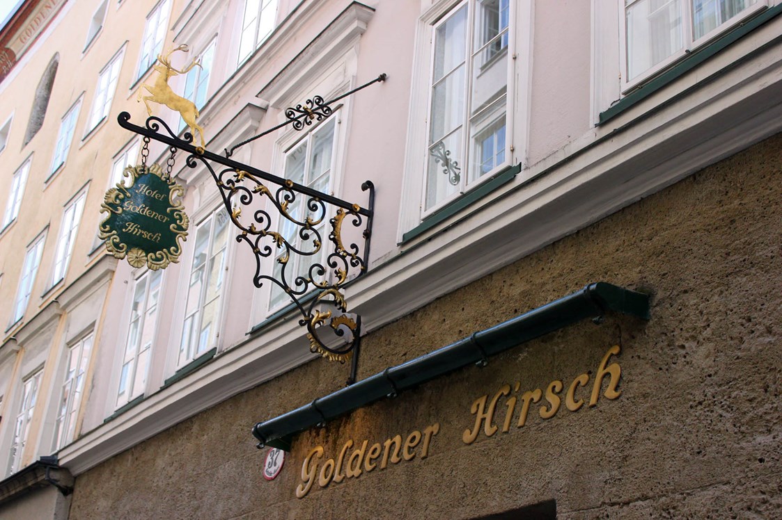 Hotel: Außenansicht Hotel Goldener Hirsch - Hotel Goldener Hirsch